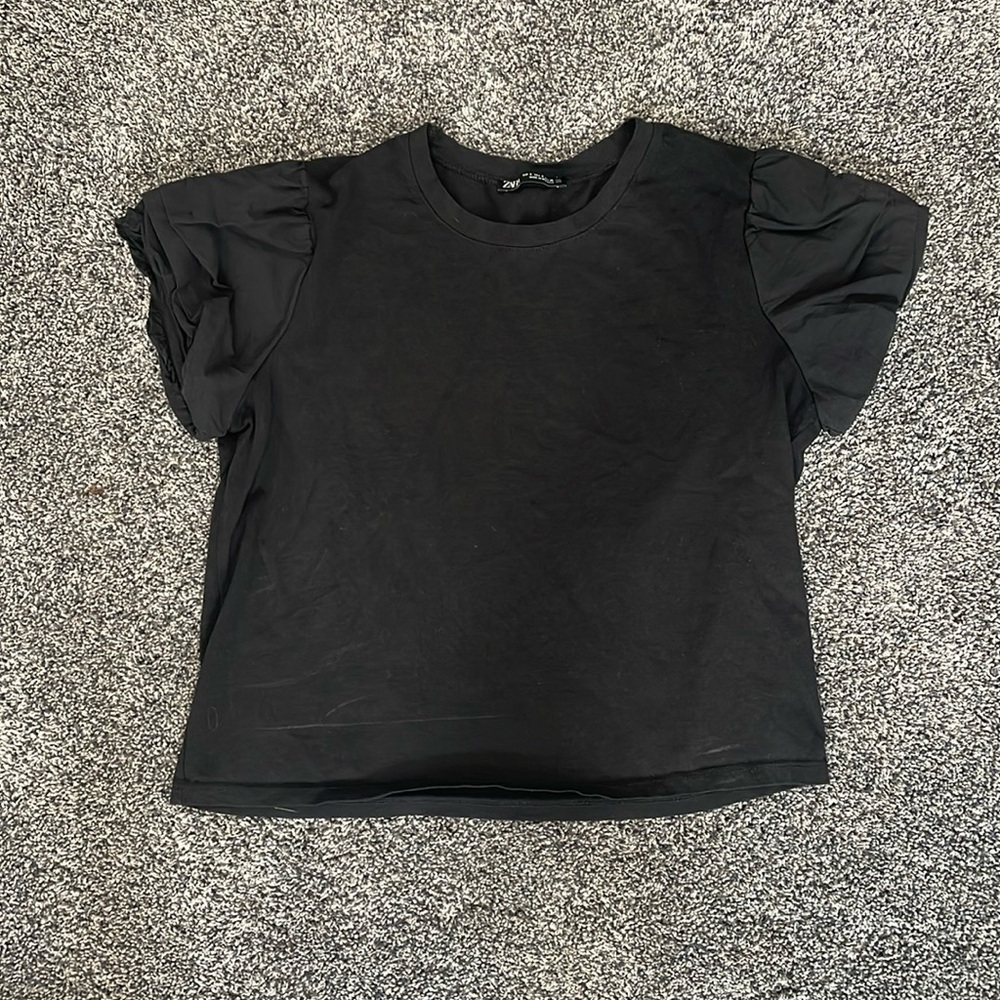 Zara ruffled sleeve top